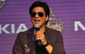 Complaint filed against Shah Rukh Khan for smoking